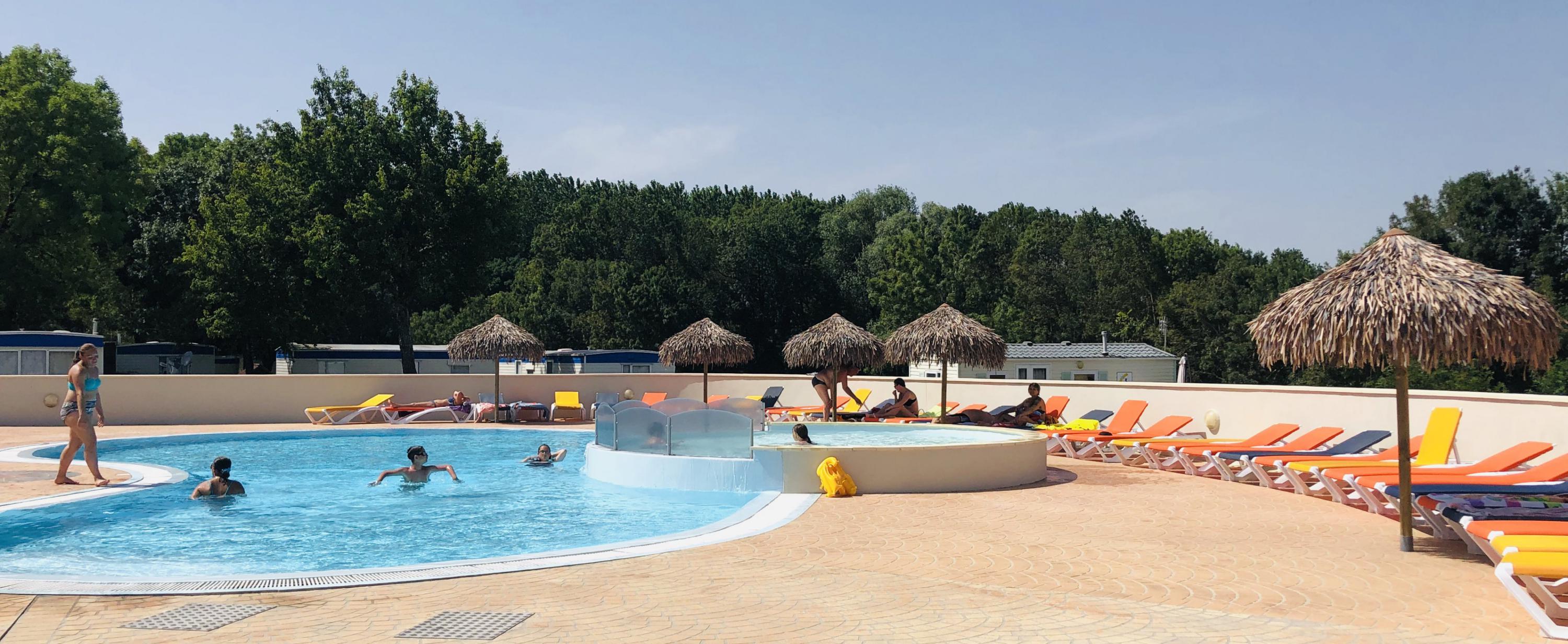 La ferme de chez filleux piscine soleil transat